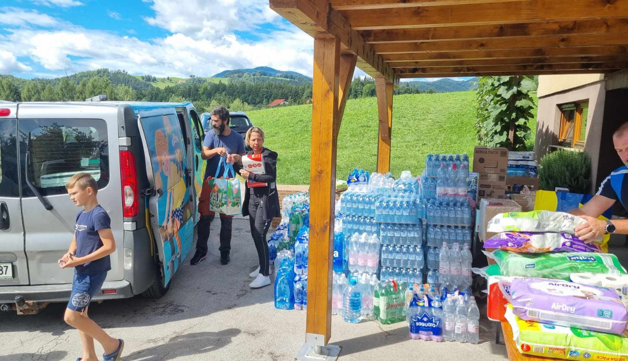 Organizirana pomoč in dostava MC Velenje za pomoč prizadetim v poplavah
