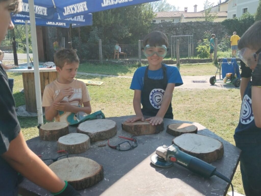 Počitniško varstvo v Garaži