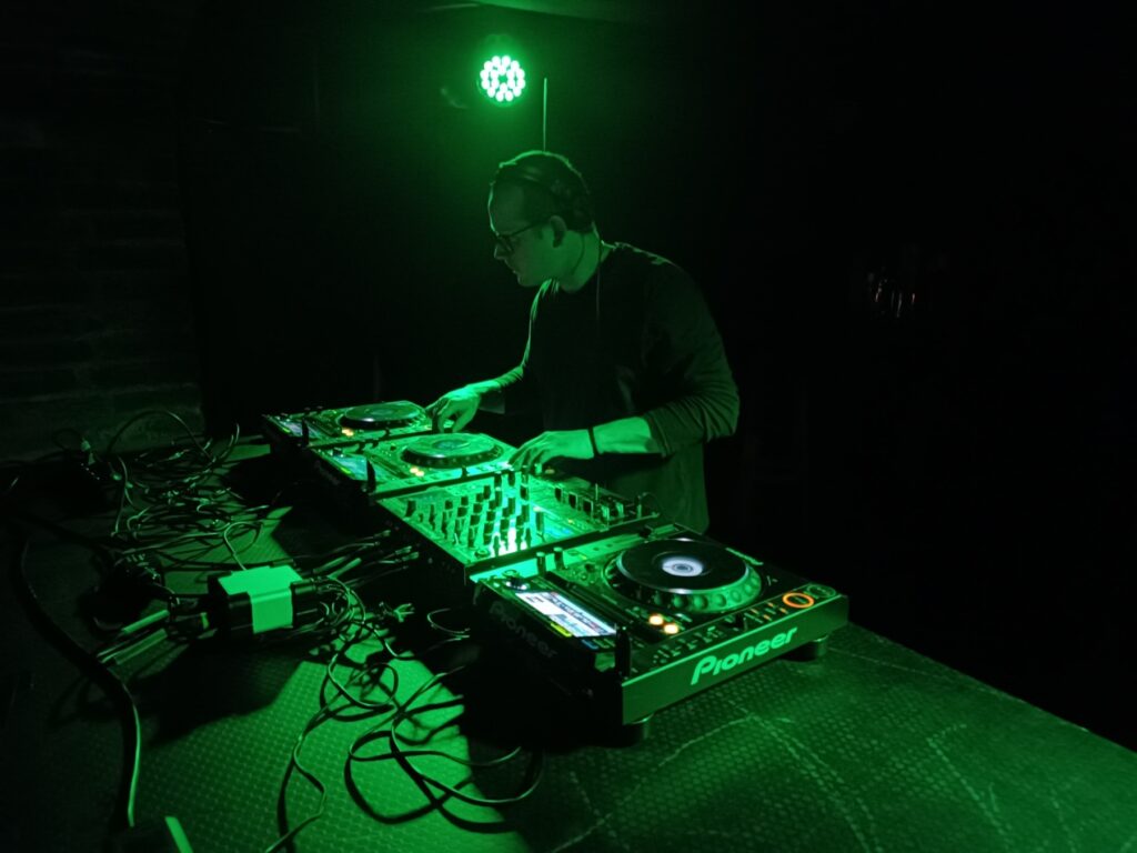 5Rush in Brut sta za svoj rojstni dan organizirala techno dogodek.