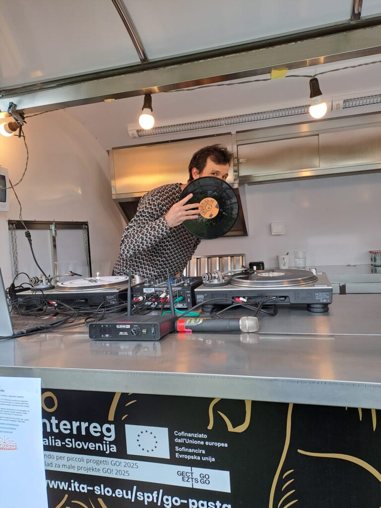DaNe, DJ Zmajevske disko juhe v Šiški (foto: Nina R. Orlić).