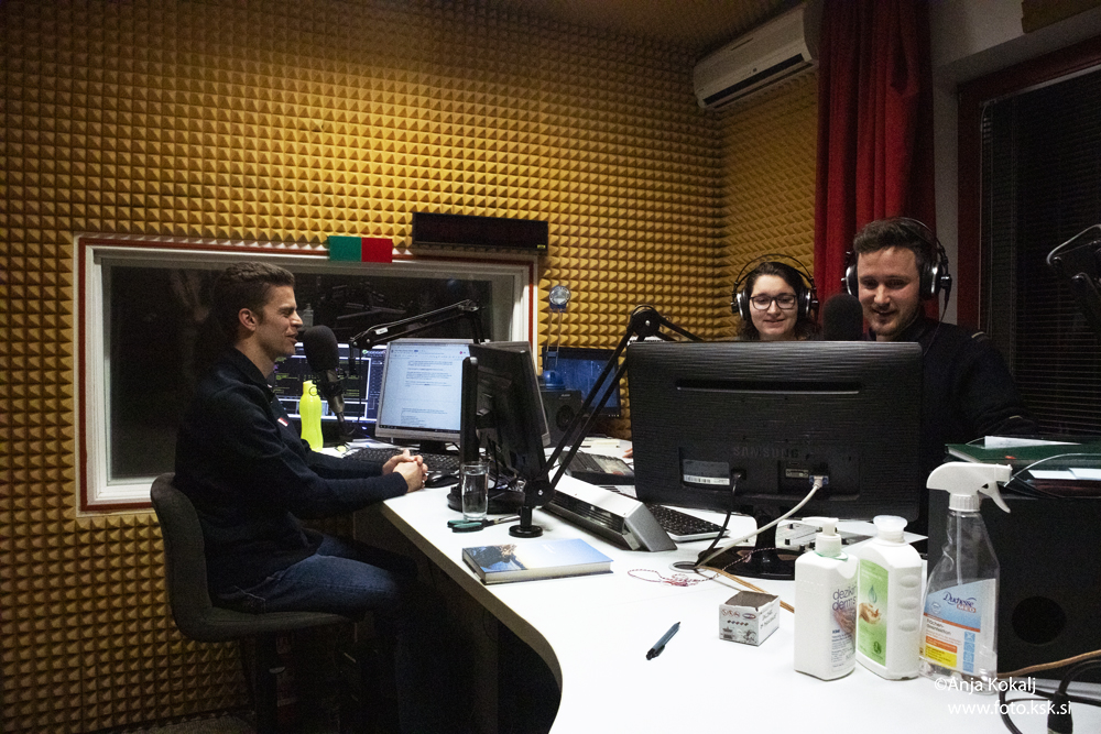 v prostorih radia