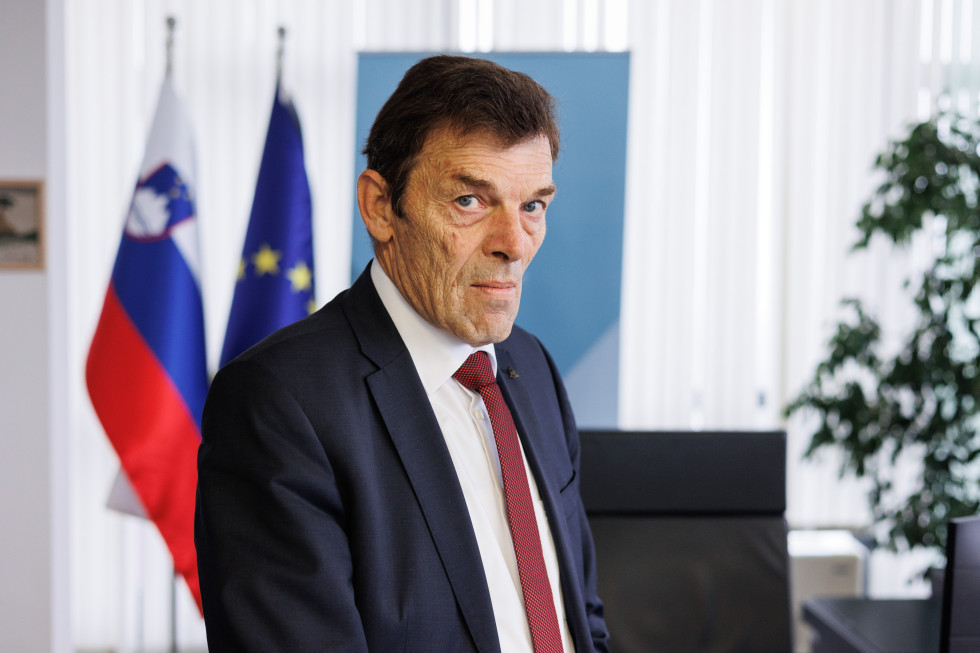 minister za vzgojo in izobraževanje