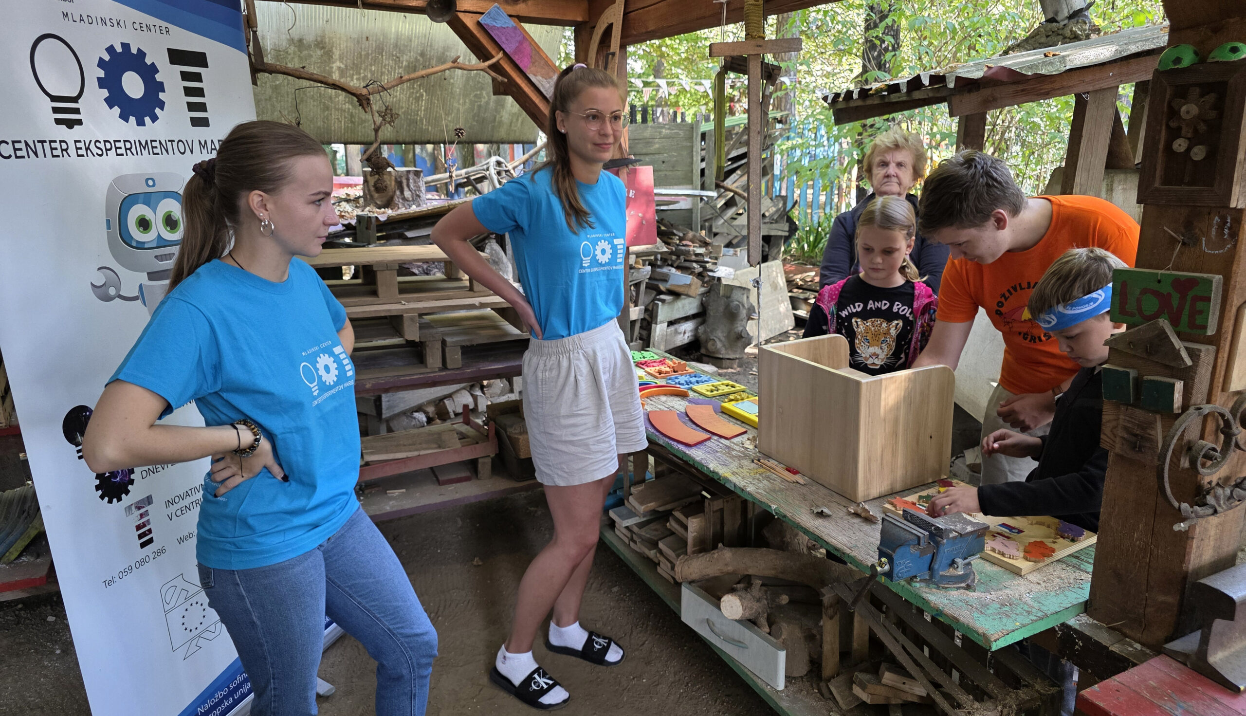 prostvoljki na dogodku