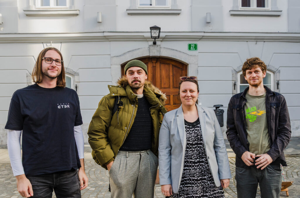 Gregor Žibert (Radio ETER), Matej Tomažin (Artopolis), Sara Lucu (Filmska šola); Maks Bricelj (Govorilnice)
Foto: Miha Petek
