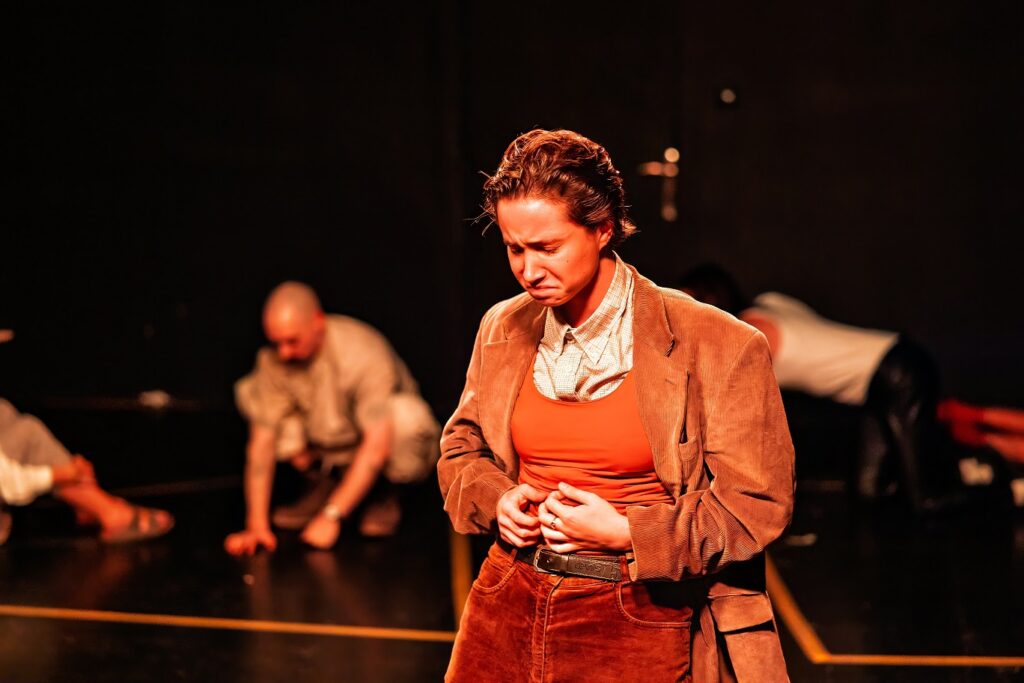 Predstava se napaja iz Orwellove Živalske farme.