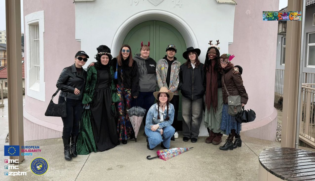 skupinska slika na pustovanju