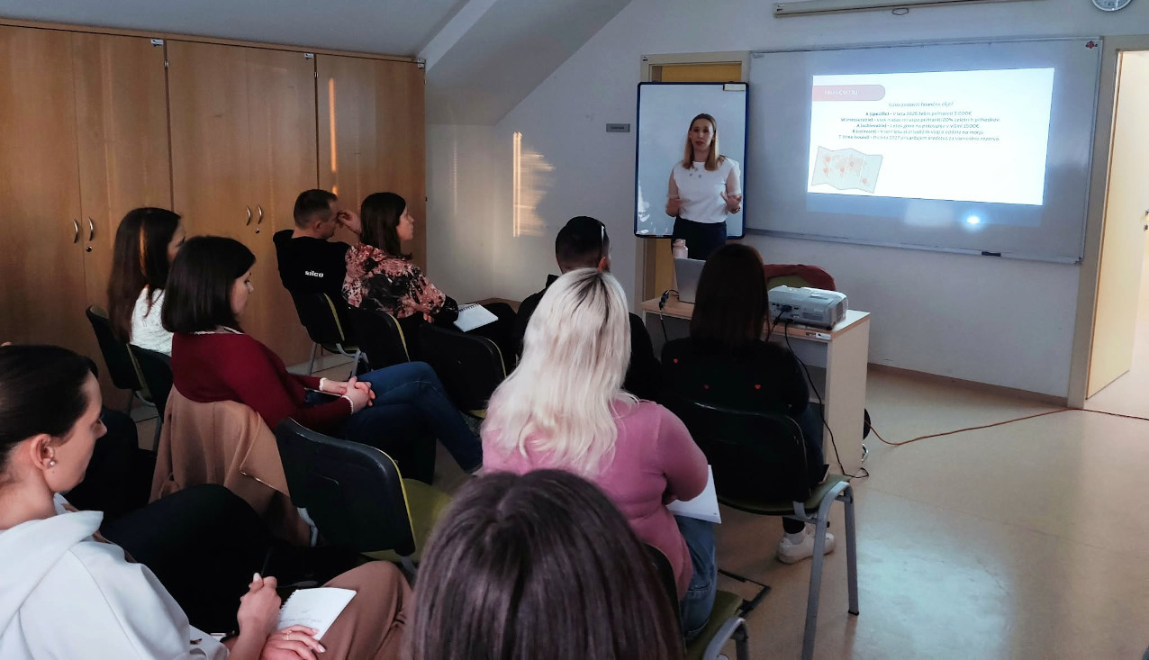 Mladi iz Šentjurja spoznavajo skrivnosti urejenih financ