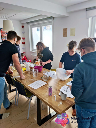 Za zimske počitnice si mladi iz Šentjurja pripravljajo svoje testo za pico