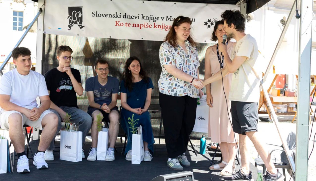 podelitev nagrajenki Alji