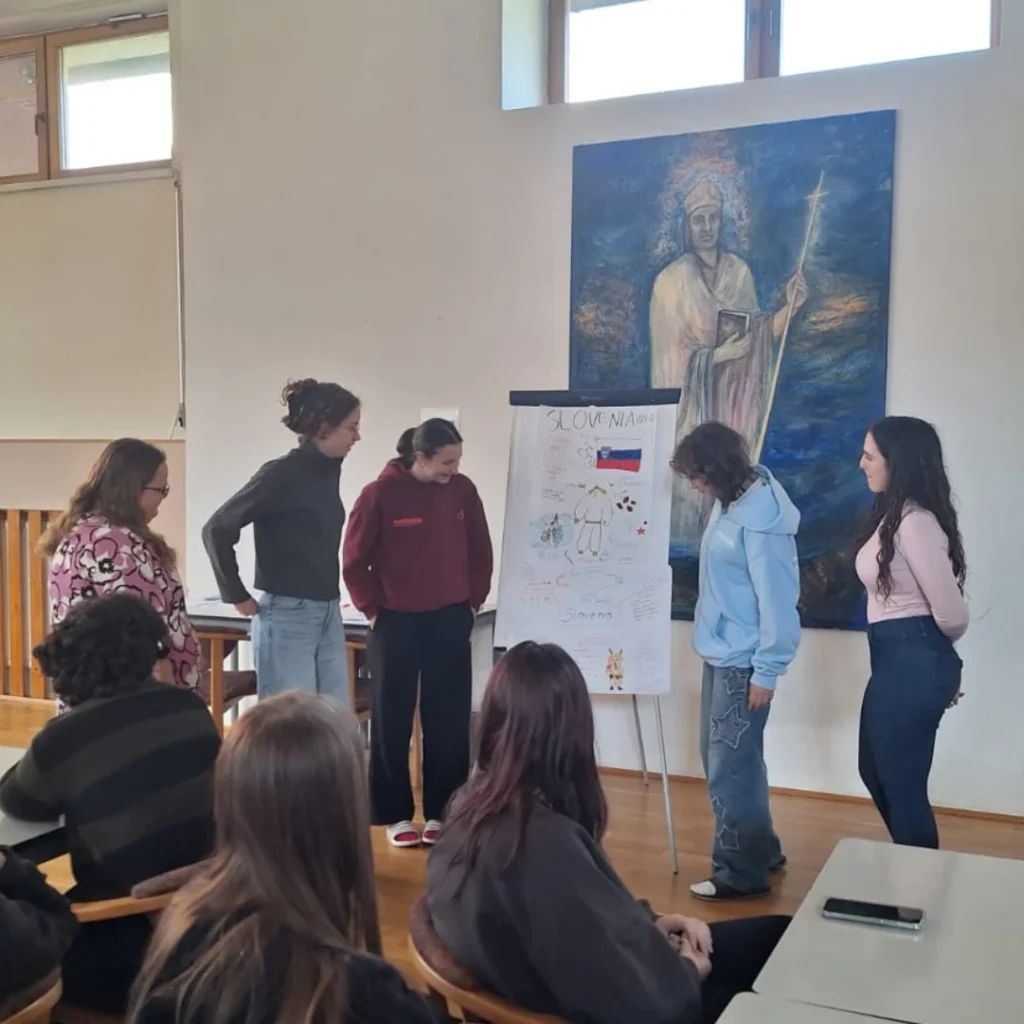 Kulturne niti, ki povezujejo: mladinska izmenjava v srcu Slovaške 5