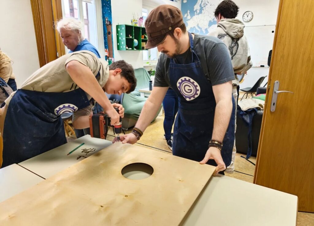 Izdelava družabne igre Štrbunk