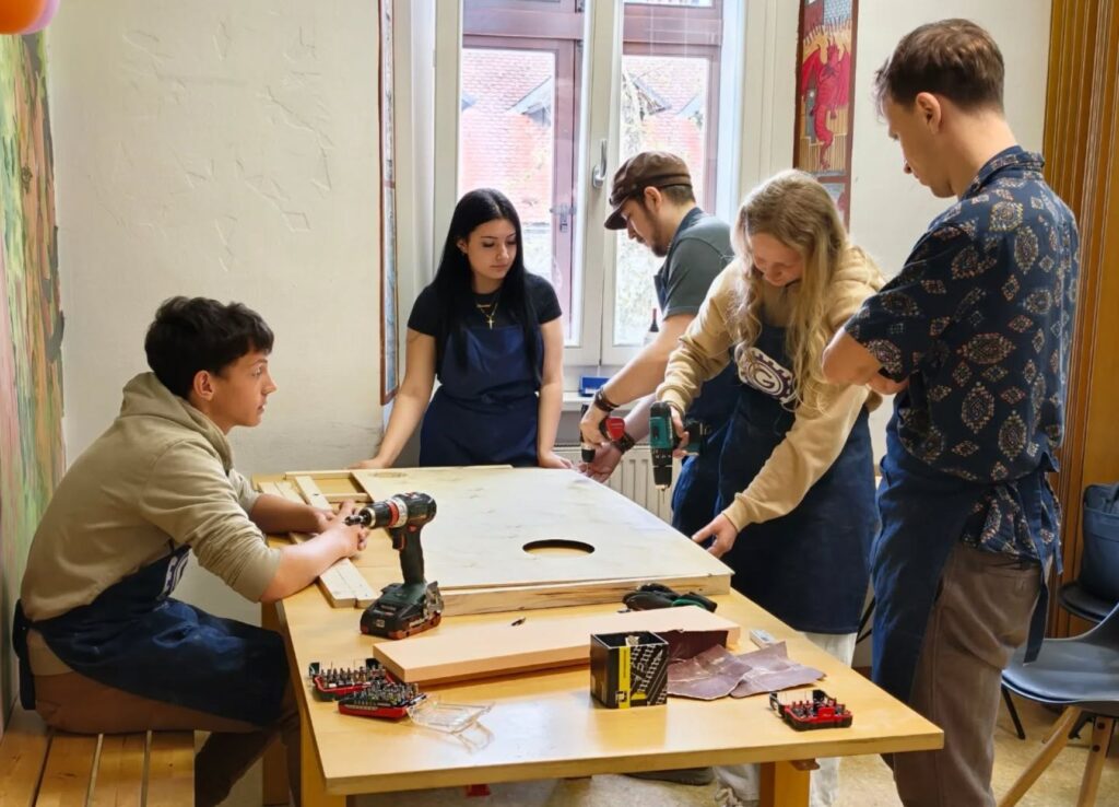 Izdelava družabne igre Štrbunk