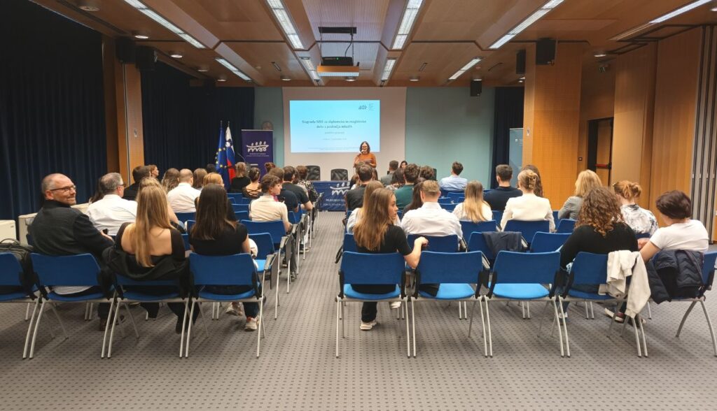 Podelitev priznanj za najboljša diplomska in magistrska dela na področju mladih