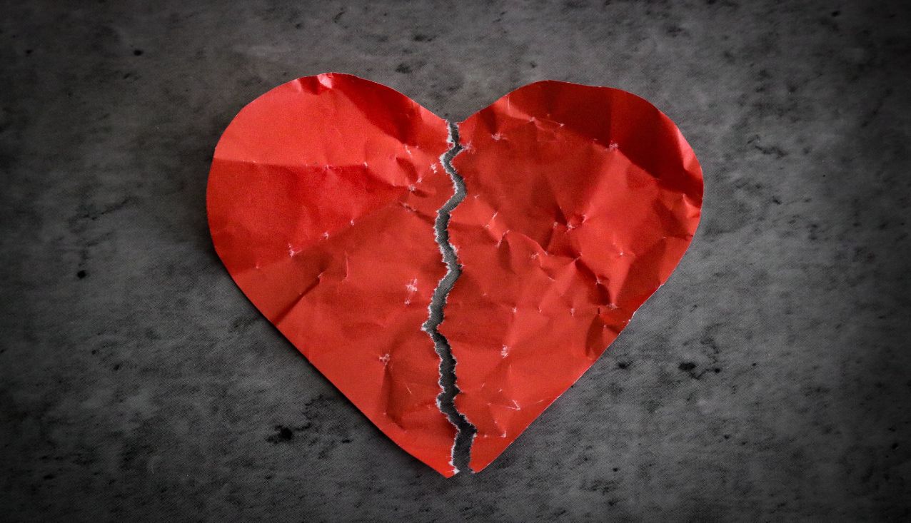 zmečkano srce iz papirja