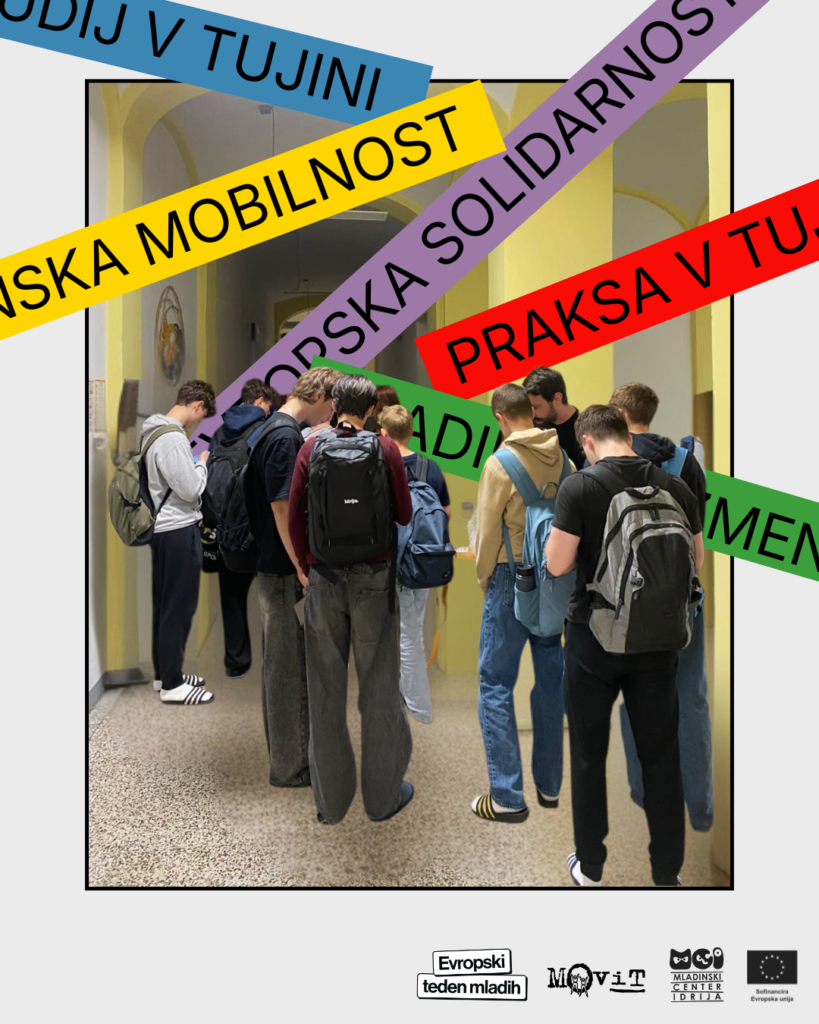 Dijaki, ki rešujejo kviz.