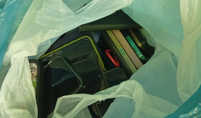 Tabor je potekal v odsotnosti vseh tehnologij. 