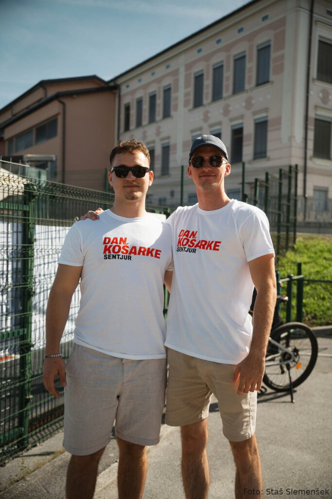 Mladi organizatorji dogodka Dan košarke. Foto: Staš Slemenšek