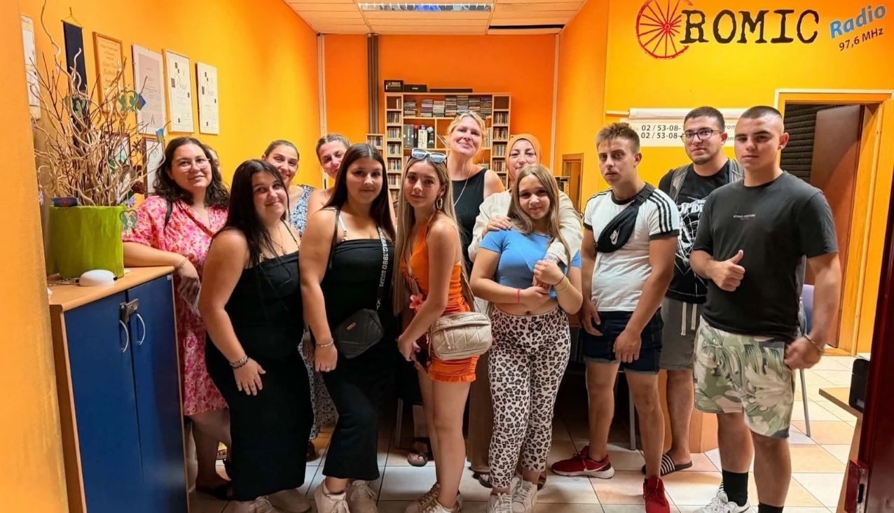mladi na obisku