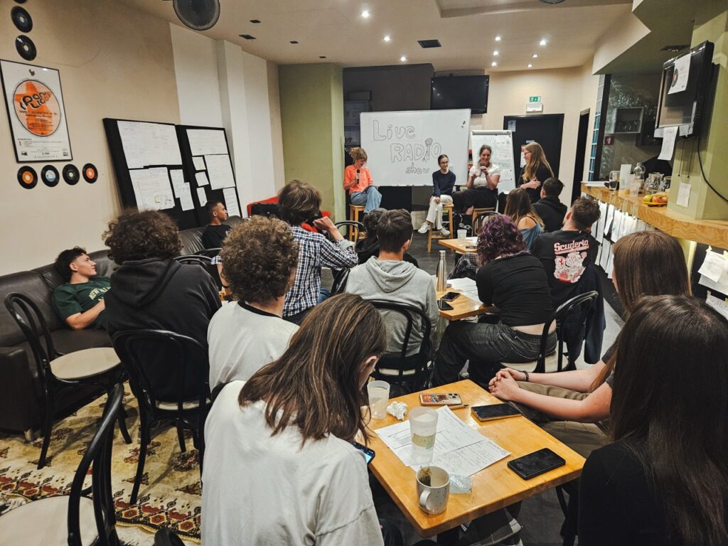 Aktivnost: Live Radio