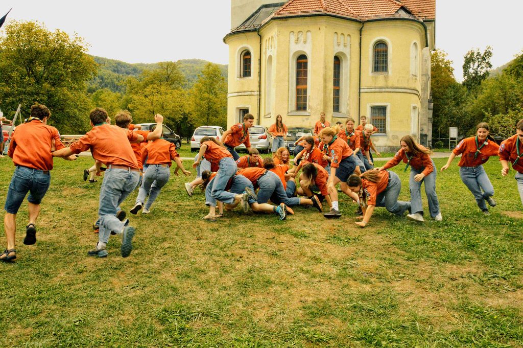 pred cerkvijo