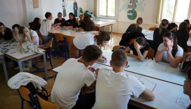 mladi med aktivnostjo